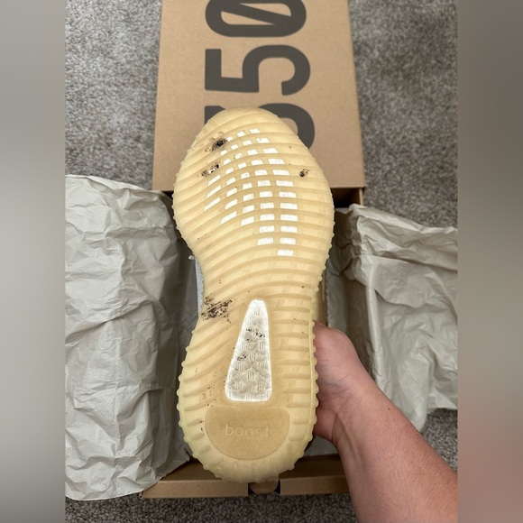 Yeezy Boost 350 V2 in “Cream White” - Picture 5 of 5
